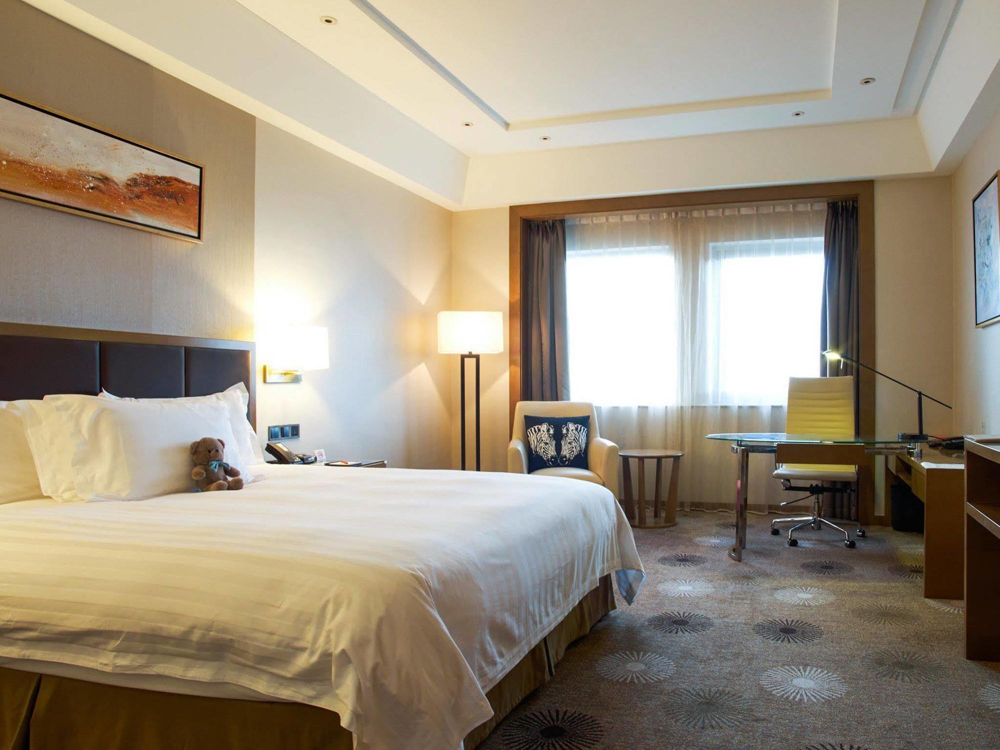 Ramada Plaza Pudong Shanghai