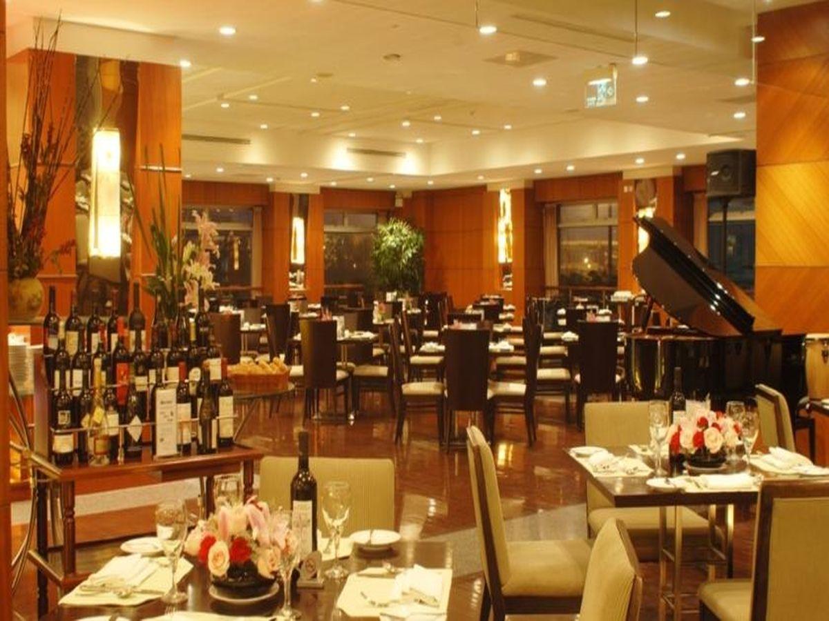 Ramada Plaza Pudong Hotel 4*